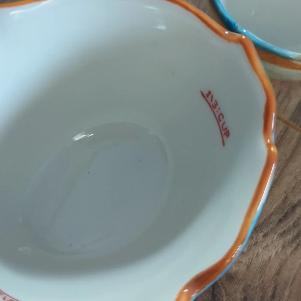 Pier 1 Imports Owl Design Nesting Measurin Bowls Set.